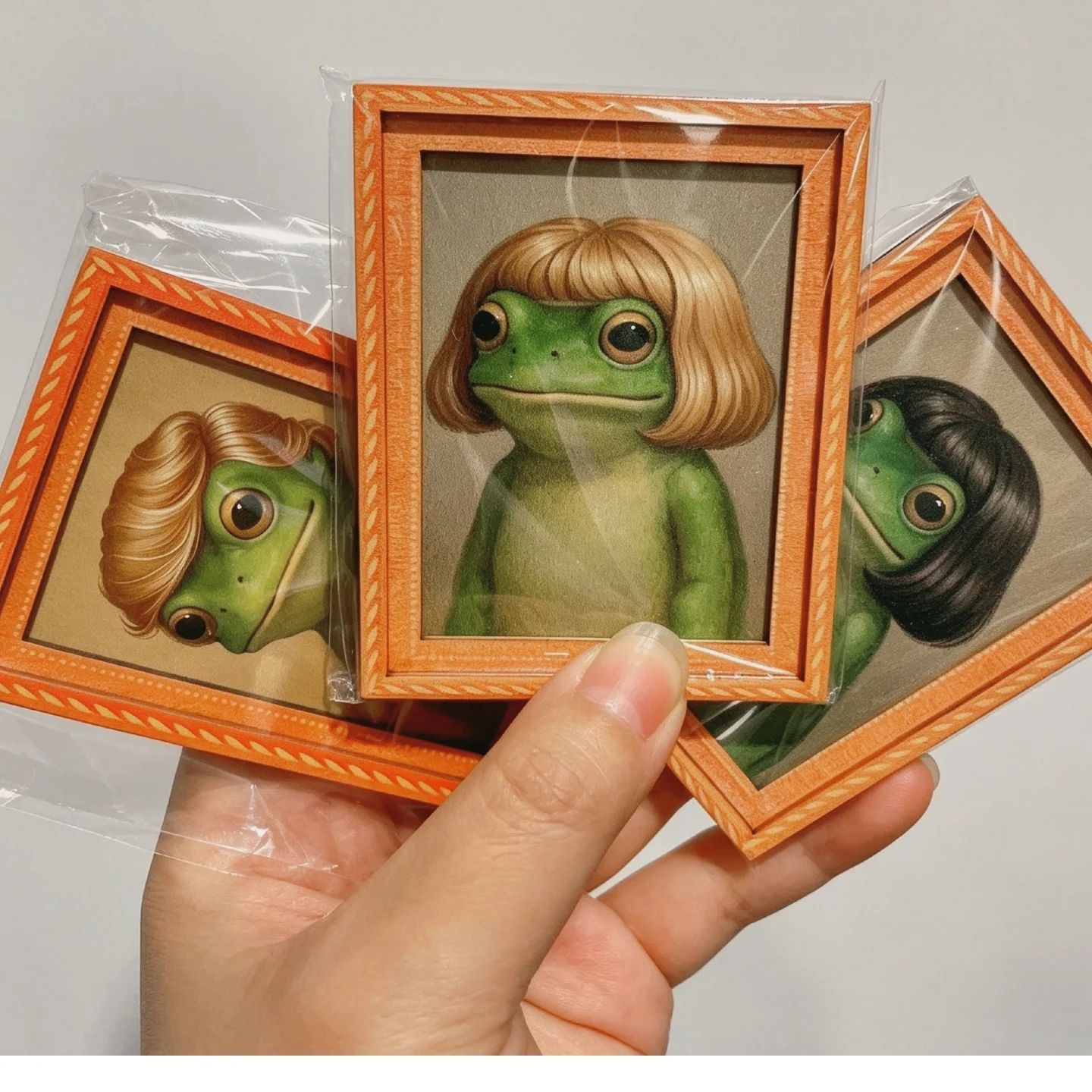 Engraved Wood Frame - Mini Drewniana Ramka na Zdjęcia Żaba